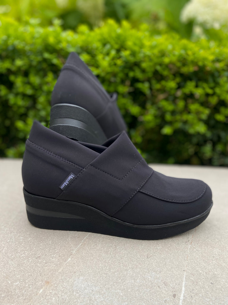 Women's busy day 2025 stretch asymmetrical wedge